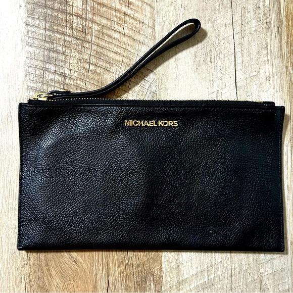 Michale Kors | Black Leather Wristlet - Picture 2 of 5